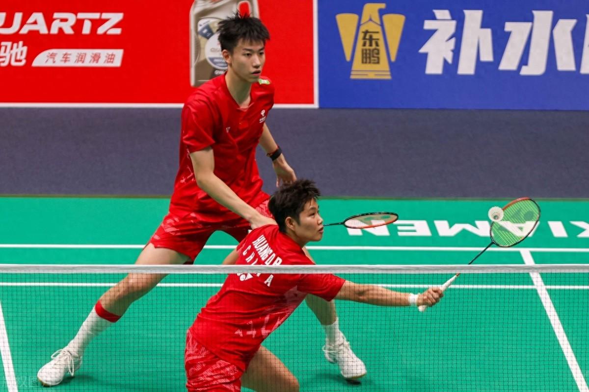 开云体育直播-RNG险胜MAD，Elk关键团战开团秒人焦点之战小组赛，强势挺进下一轮的简单介绍