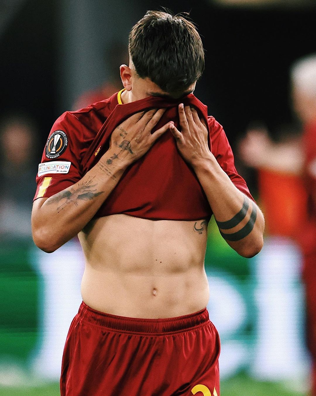 开云体育APP下载-亚洲球员在欧冠赛场上披荆斩棘