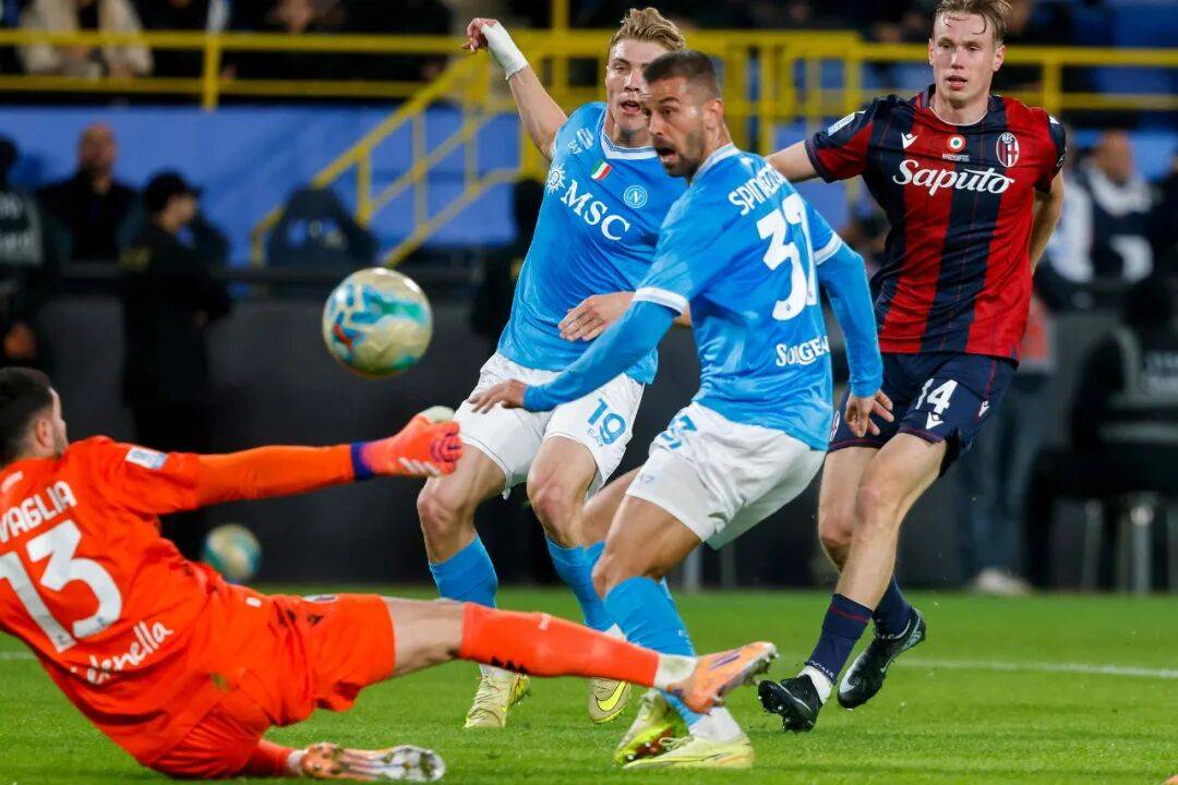 那不勒斯客场不敌，坚定信念保持前行