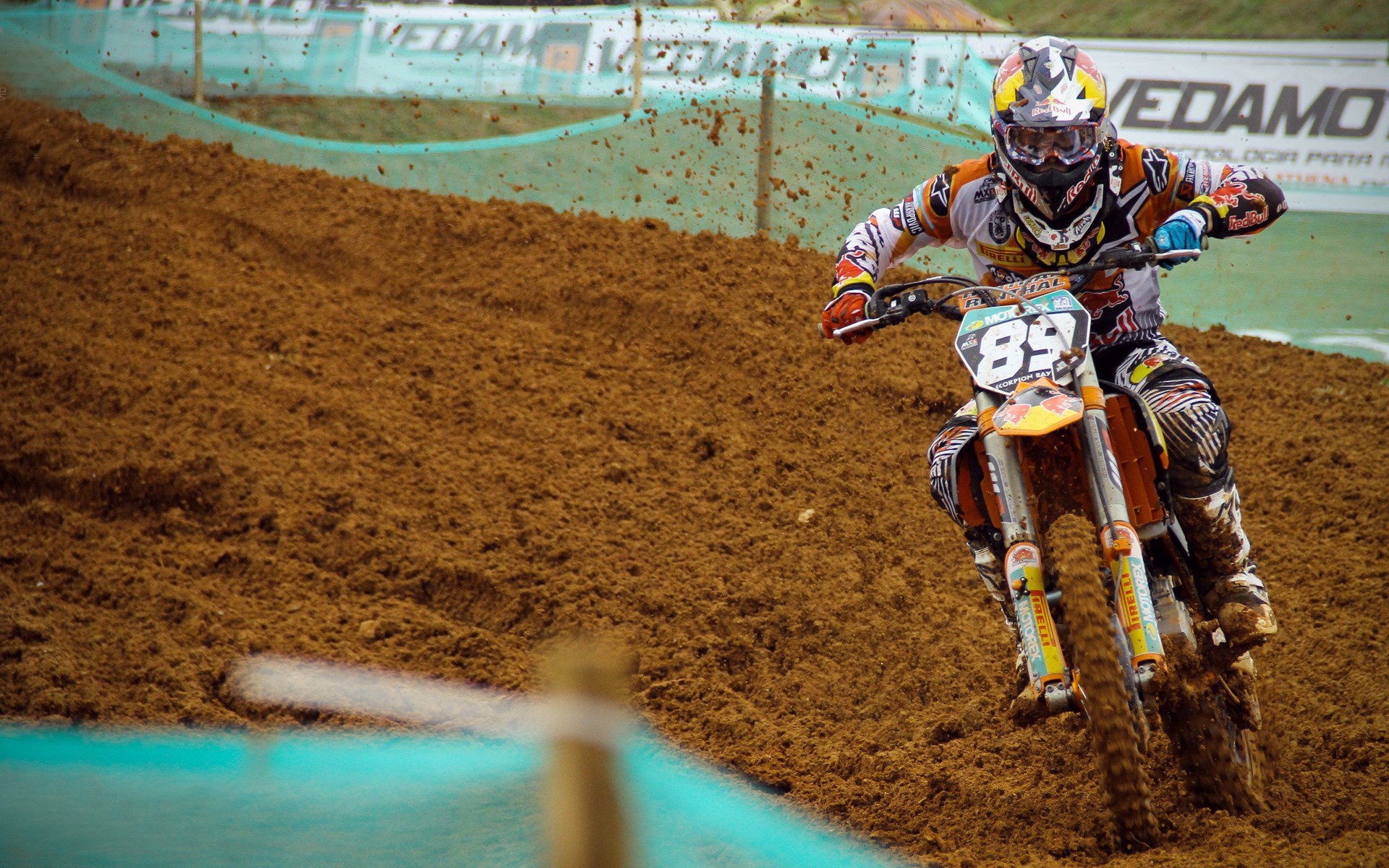 开云体育官网-加维完成自我救赎，法国全面压制亚特兰大，一场战术与意志的胜利